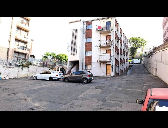 18 BEDROOM APARTMENT FOR SALE IN OVERPORT